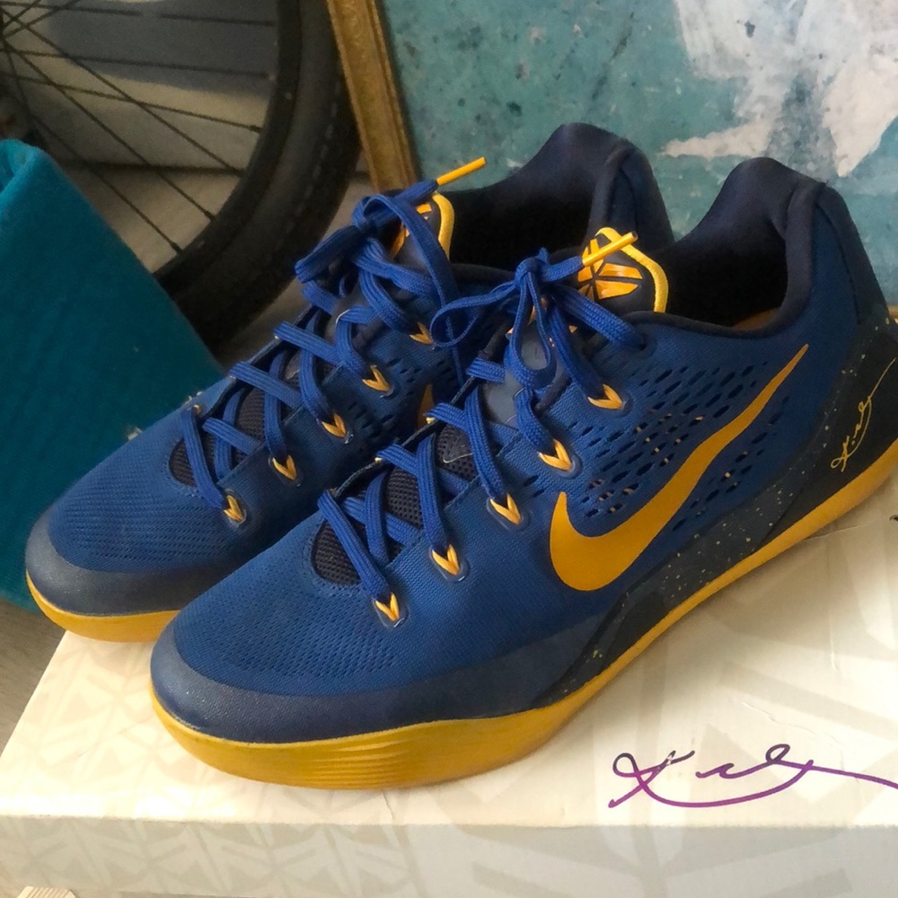 Kobe 9’ Gym Blue & yellow Sneakers